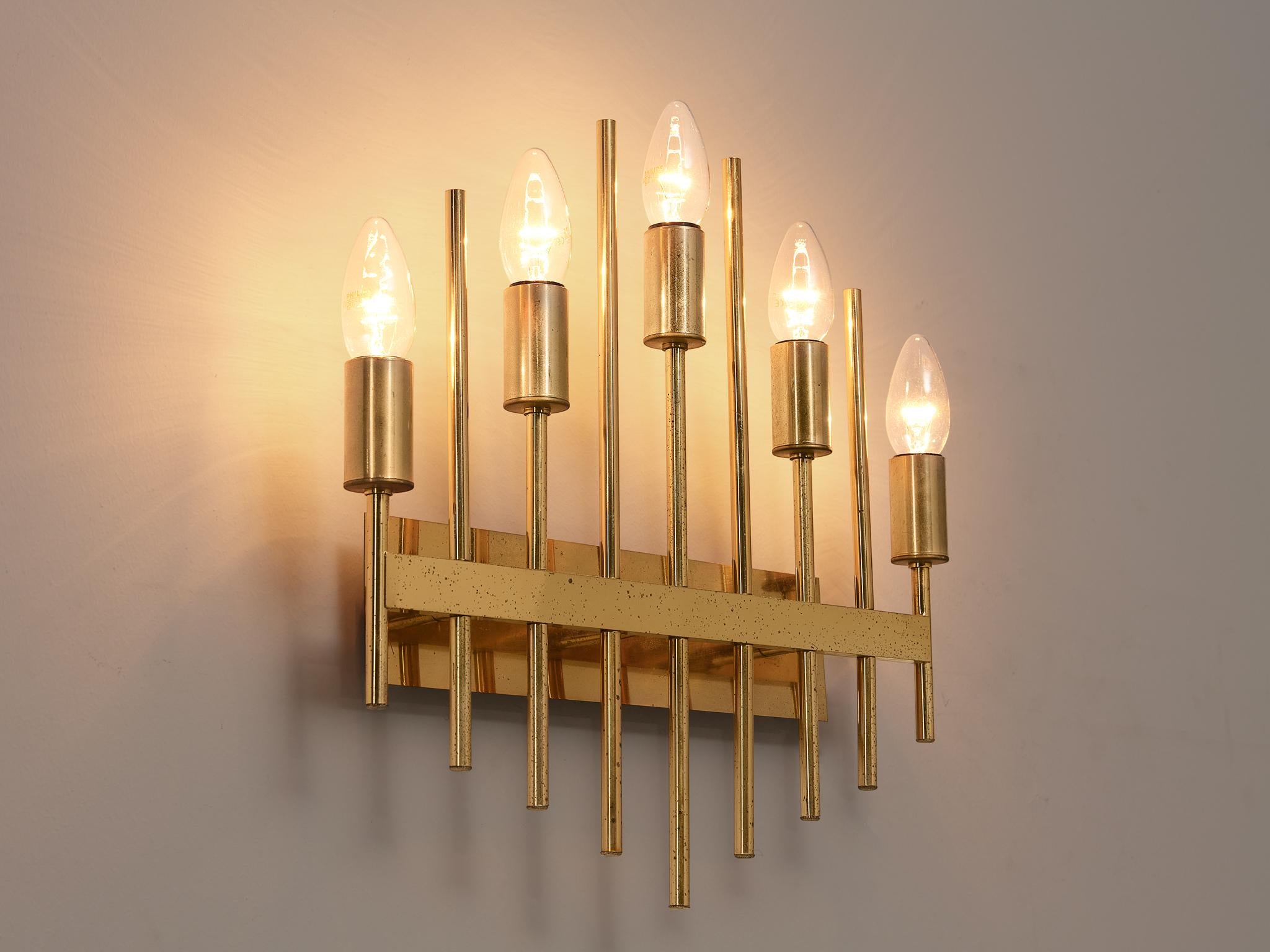Elegant Wall Light in Brass