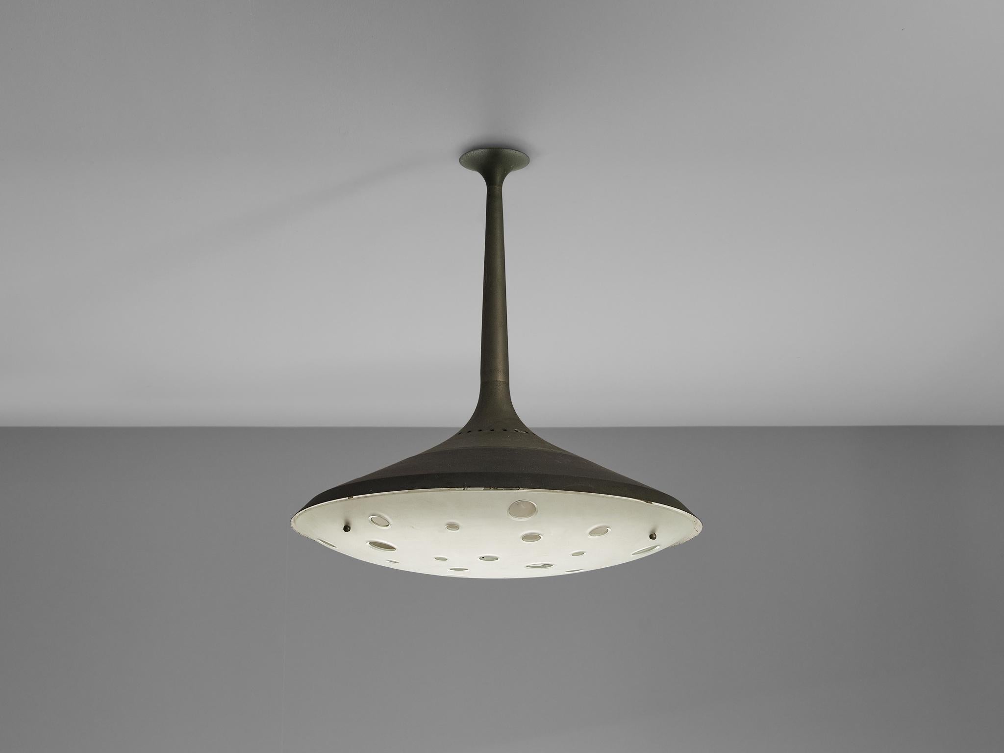 Max Ingrand for Fontana Arte Chandelier in Satin Crystal and Brass