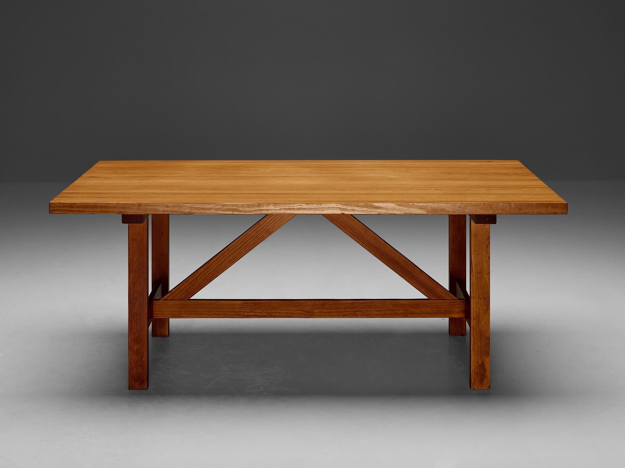 Dining Table in Oregon Pine